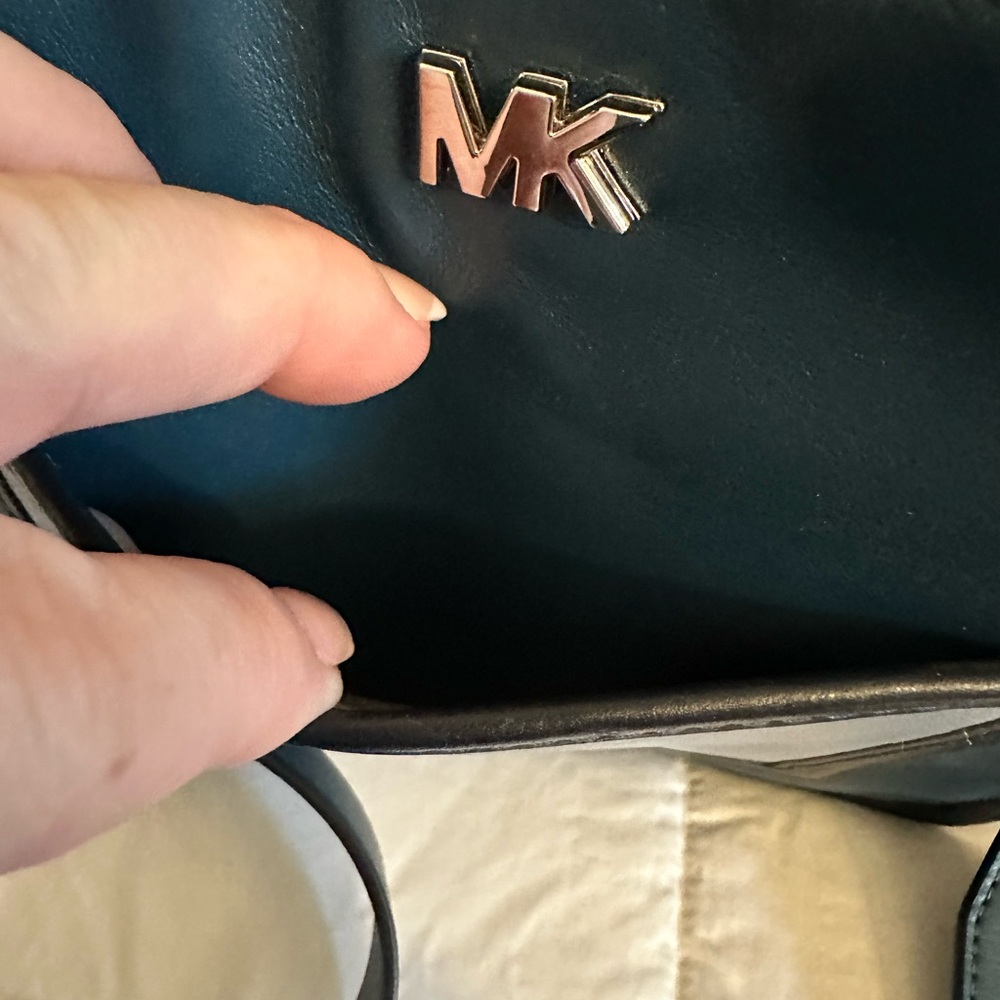 Michael Kors Smooth Leather Crossbody NWOT - Picture 6 of 15